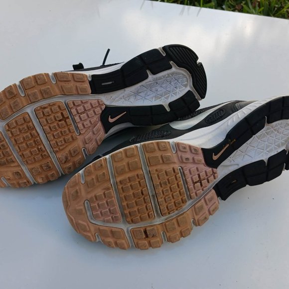 Nike Women's Revolution size 7 black pink Grade School kids - Picture 9 of 11